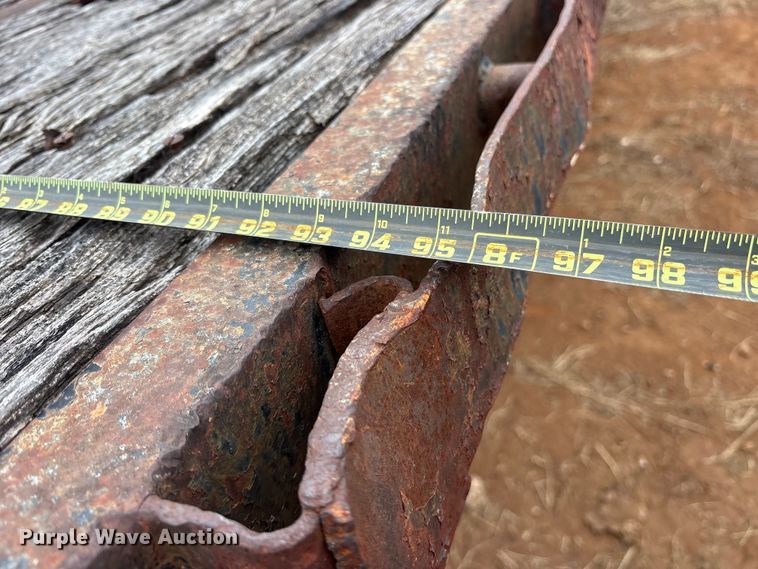 image for item EE0090 1977 Hyster HDF-50C-T1 flatbed trailer