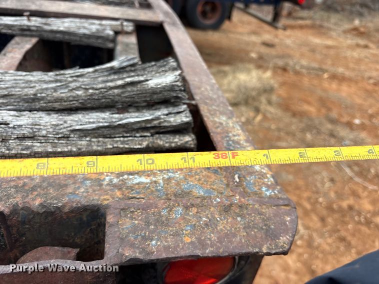 image for item EE0090 1977 Hyster HDF-50C-T1 flatbed trailer