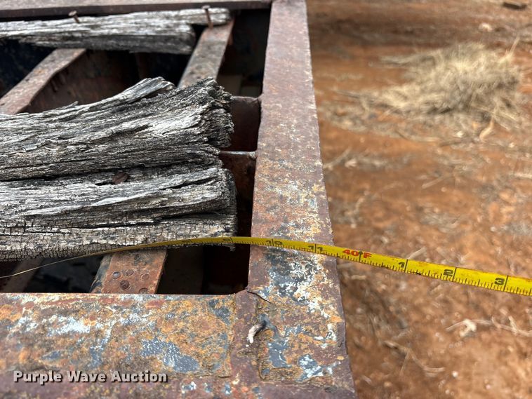 image for item EE0090 1977 Hyster HDF-50C-T1 flatbed trailer