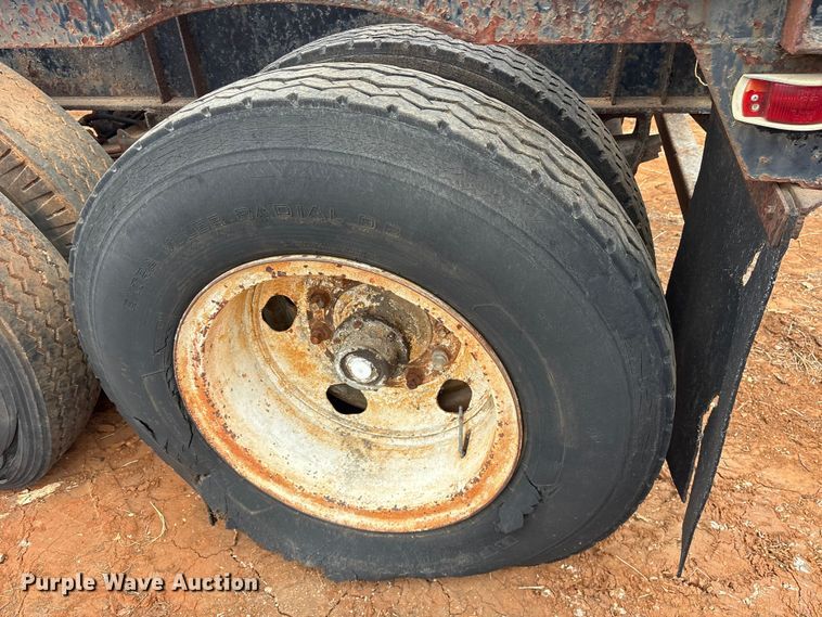 image for item EE0090 1977 Hyster HDF-50C-T1 flatbed trailer