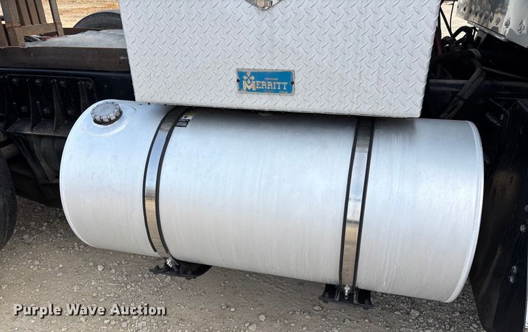 image for item EE1388 2013 Kenworth T800 