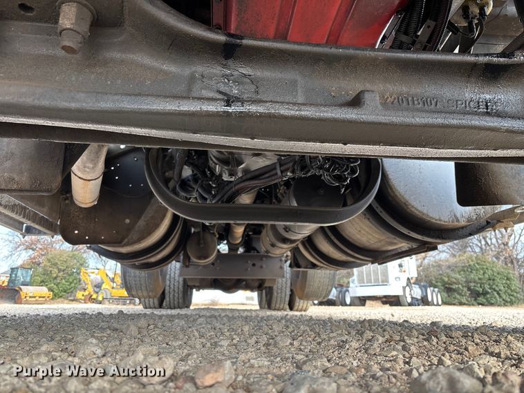 image for item EE1388 2013 Kenworth T800 