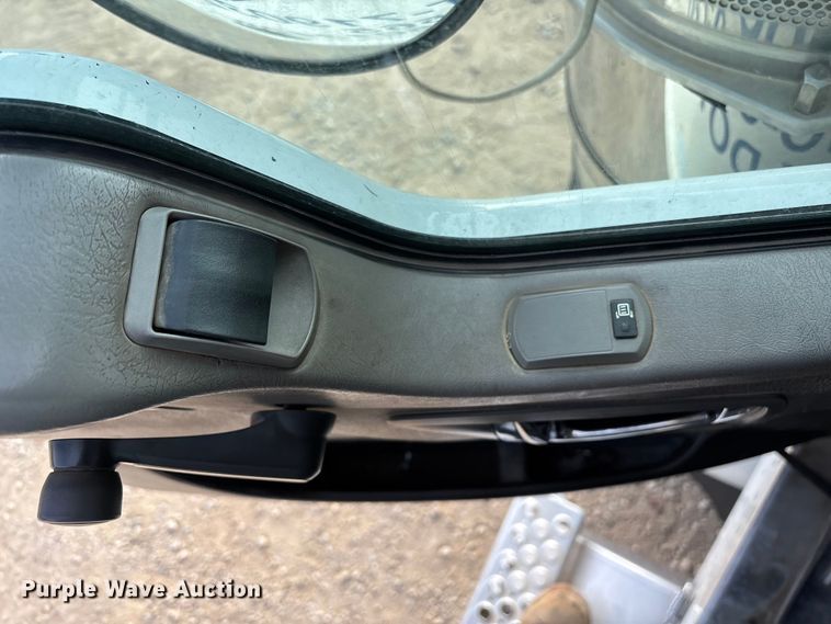 image for item EE1388 2013 Kenworth T800 