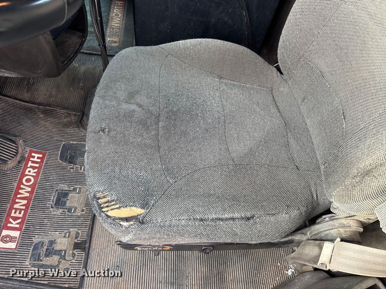 image for item EE1388 2013 Kenworth T800 