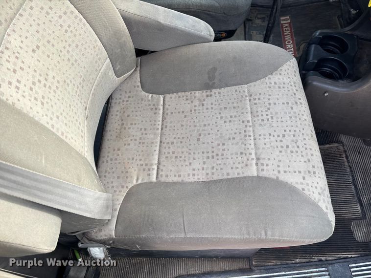 image for item EE1388 2013 Kenworth T800 