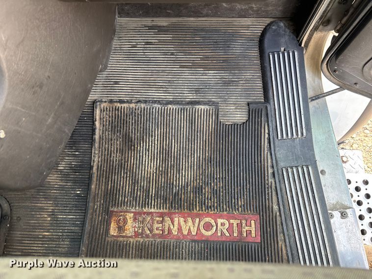 image for item EE1388 2013 Kenworth T800 