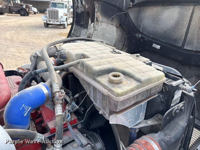 image for item EE1388 2013 Kenworth T800 