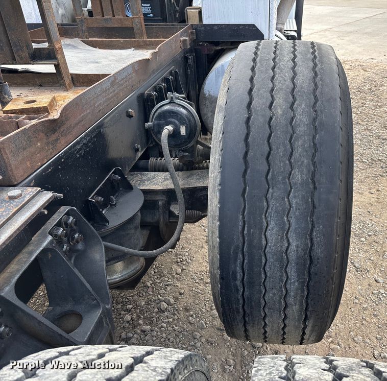 image for item EE1388 2013 Kenworth T800 