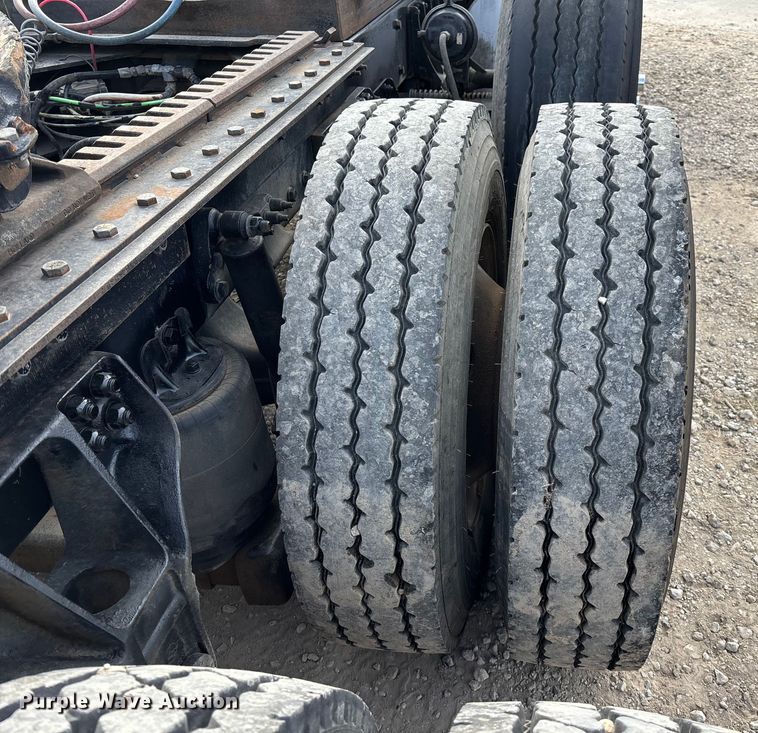 image for item EE1388 2013 Kenworth T800 