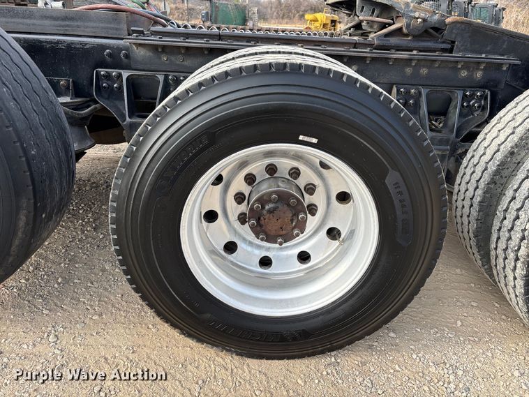 image for item EE1388 2013 Kenworth T800 