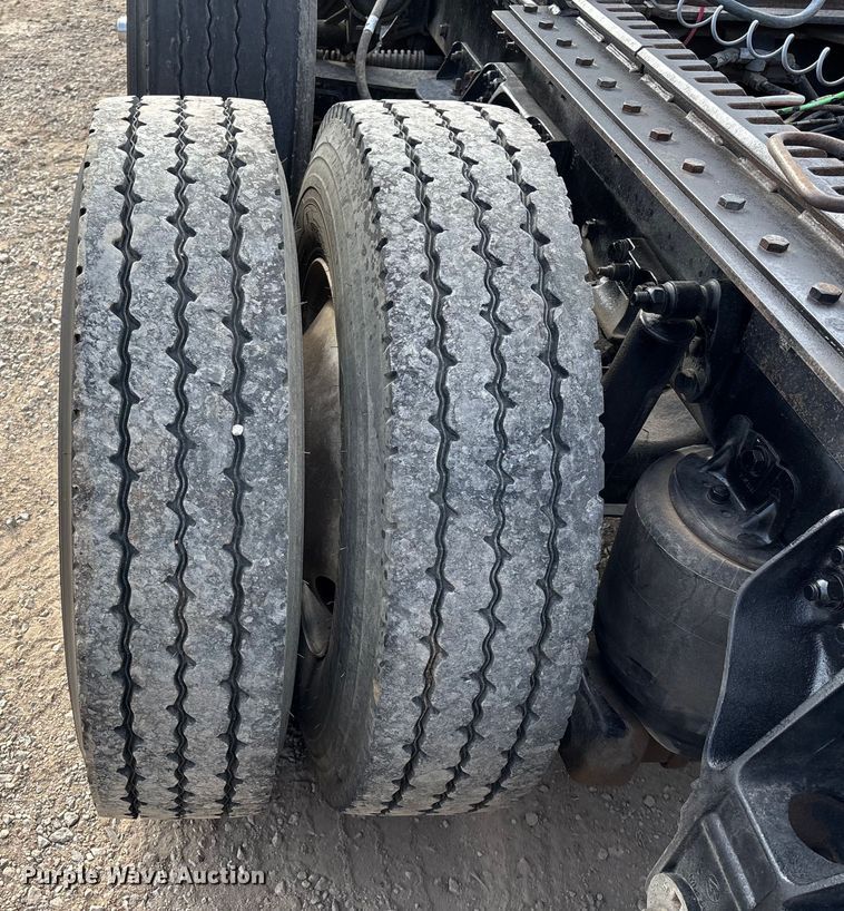 image for item EE1388 2013 Kenworth T800 