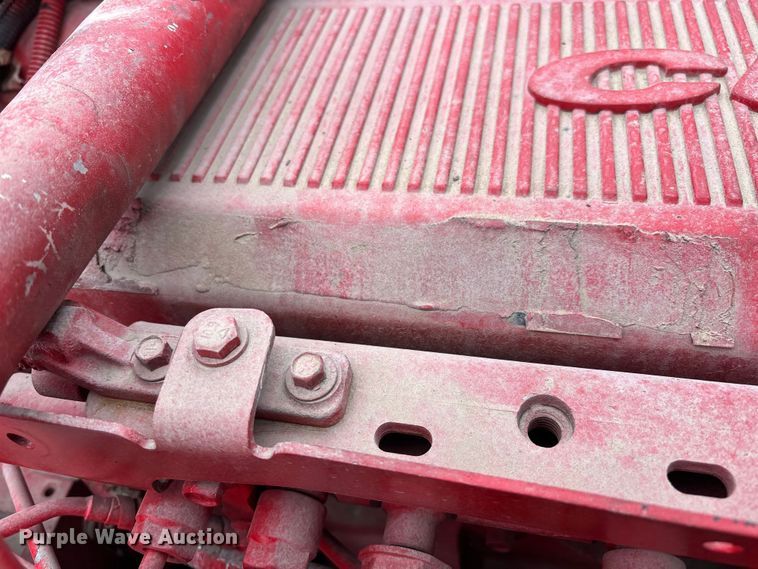 image for item EE1389 2013 Kenworth T800 semi truck