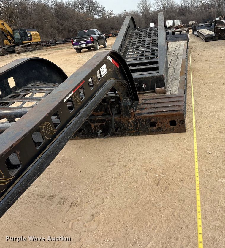 image for item EE1401 1987 Siebert 70T2ABTM lowboy equipment trailer