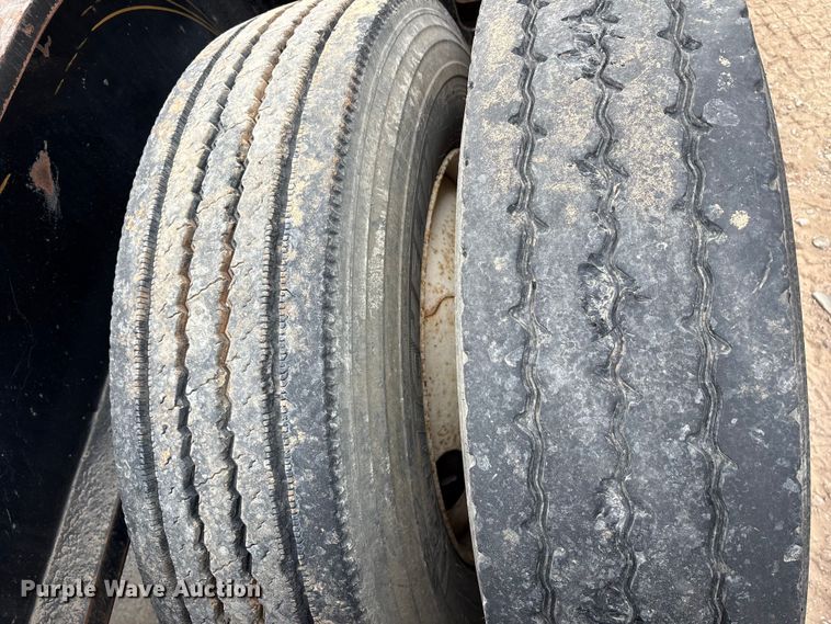 image for item EE1401 1987 Siebert 70T2ABTM lowboy equipment trailer