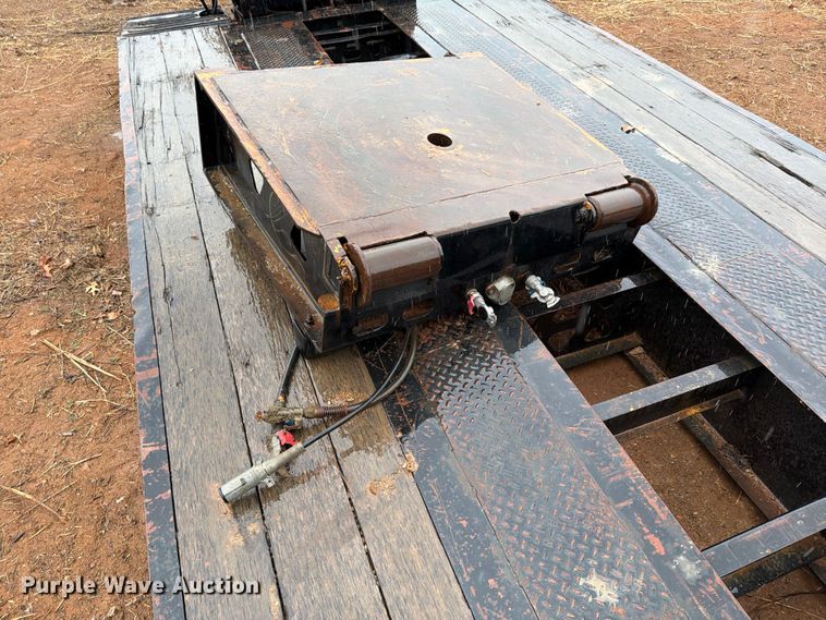 image for item EE1414 1989 Trail King lowboy equipment trailer