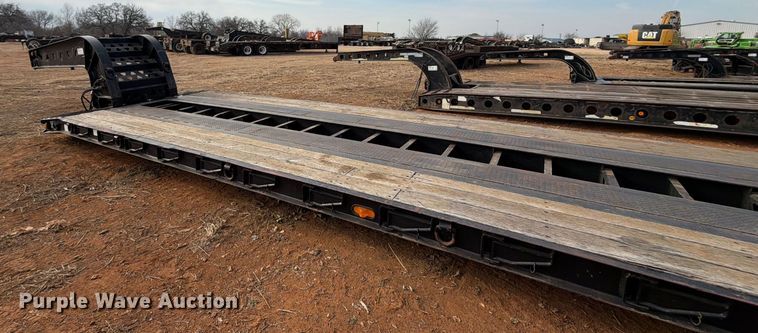 image for item EE1414 1989 Trail King lowboy equipment trailer