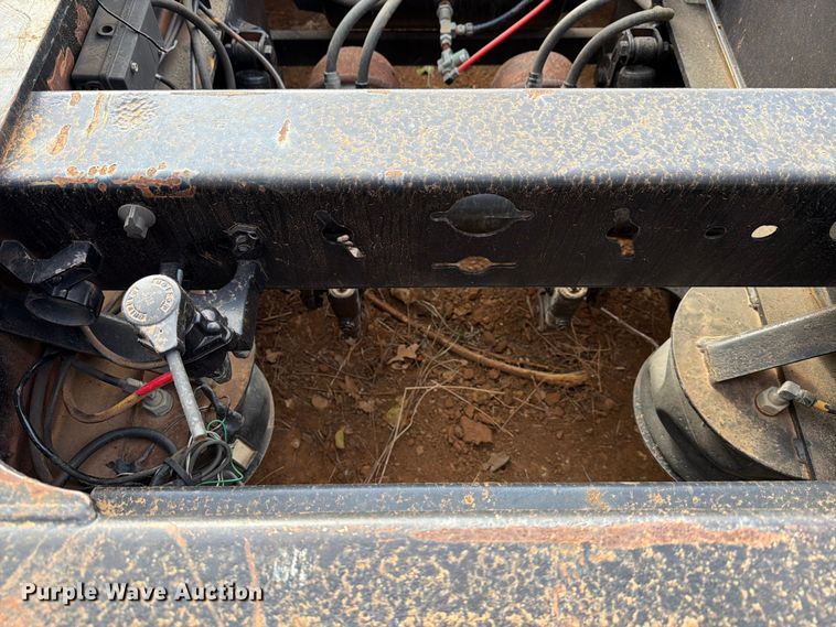 image for item EE1414 1989 Trail King lowboy equipment trailer