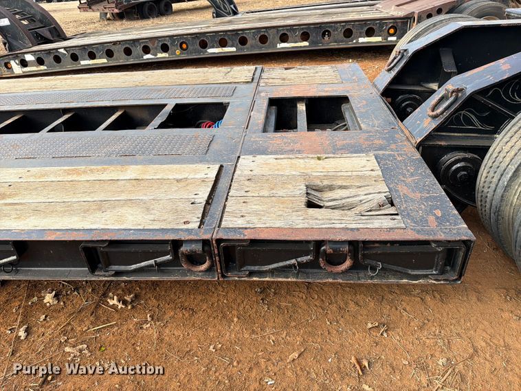 image for item EE1414 1989 Trail King lowboy equipment trailer