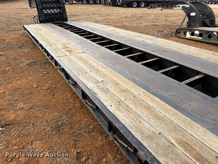 image for item EE1414 1989 Trail King lowboy equipment trailer