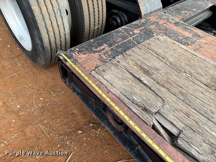 image for item EE1414 1989 Trail King lowboy equipment trailer