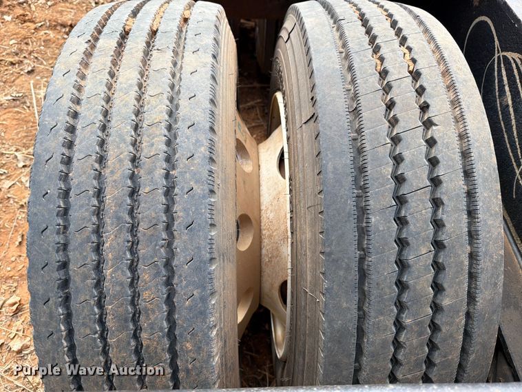 image for item EE1414 1989 Trail King lowboy equipment trailer