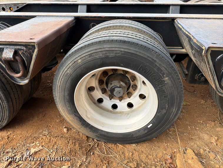 image for item EE1414 1989 Trail King lowboy equipment trailer