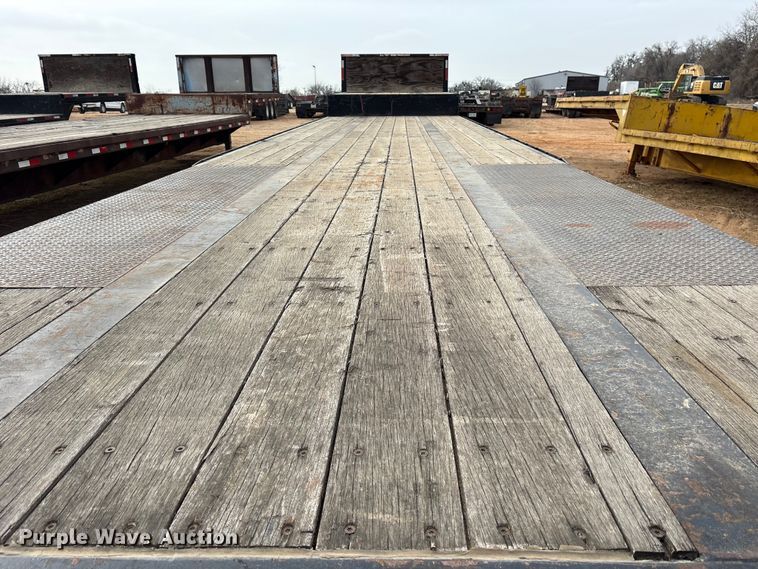 image for item EE1422 1985 Aztec drop deck trailer