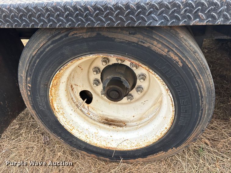 image for item EE1422 1985 Aztec drop deck trailer