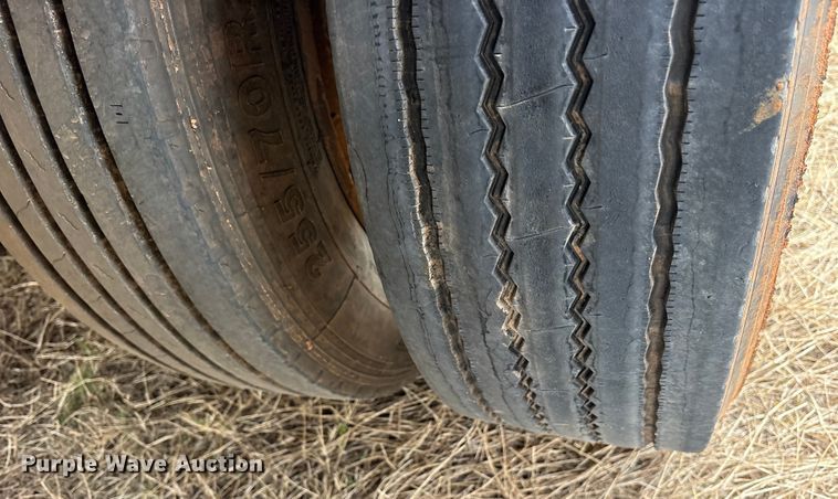 image for item EE1422 1985 Aztec drop deck trailer