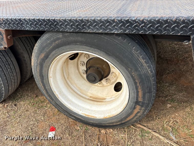 image for item EE1422 1985 Aztec drop deck trailer