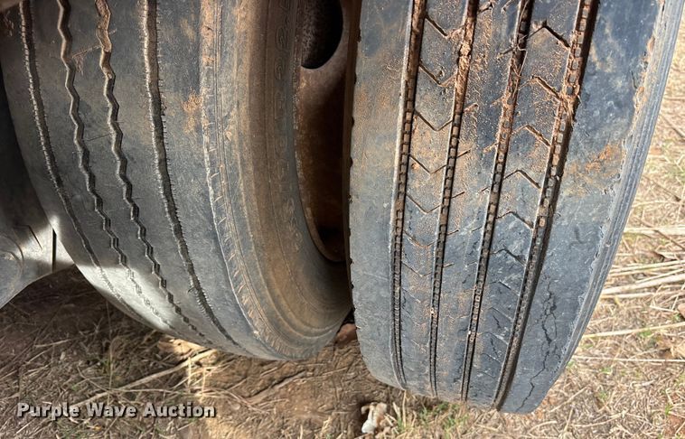 image for item EE1422 1985 Aztec drop deck trailer