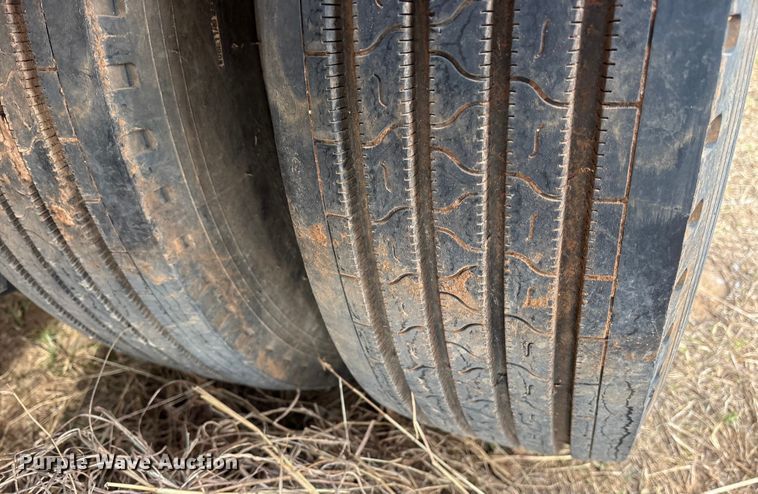 image for item EE1422 1985 Aztec drop deck trailer