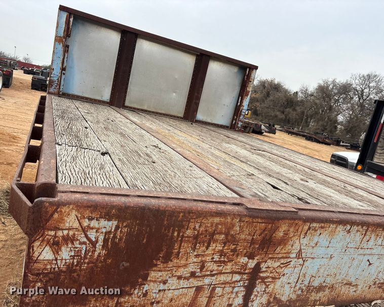 image for item EE1423 1986 Aztec drop deck trailer