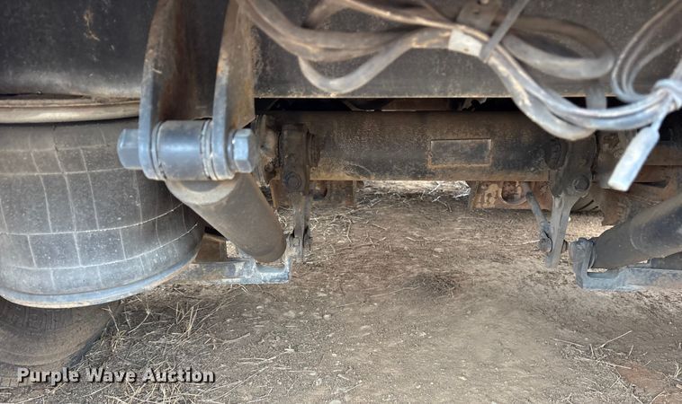 image for item EE1424 1985 Aztec drop deck trailer