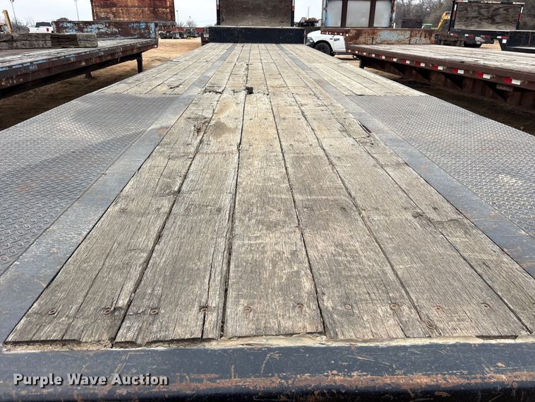 image for item EE1424 1985 Aztec drop deck trailer