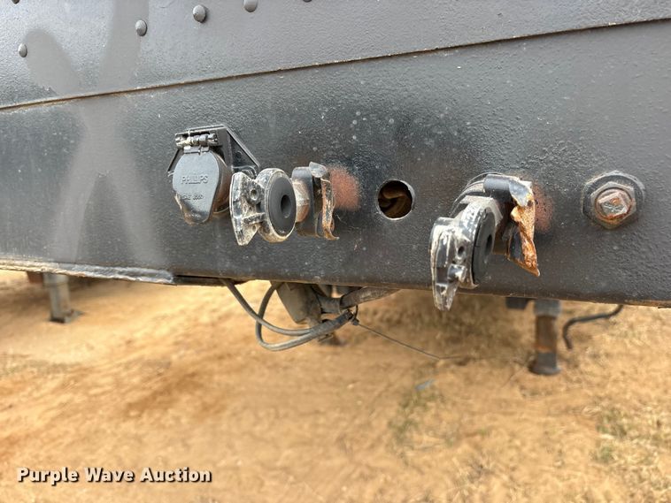 image for item EE1424 1985 Aztec drop deck trailer