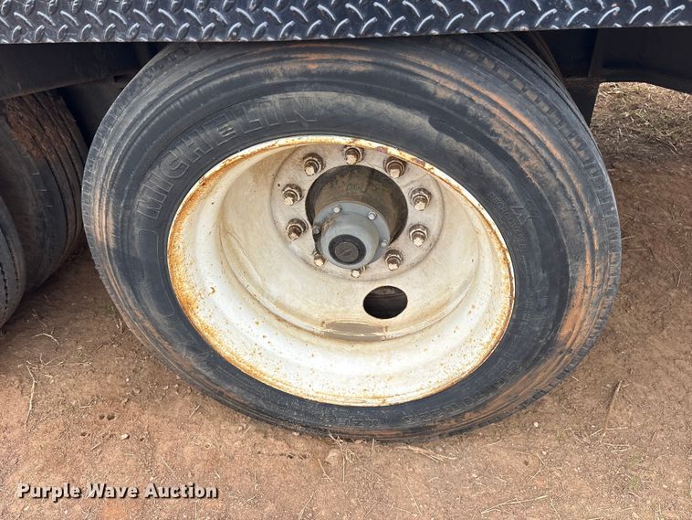 image for item EE1424 1985 Aztec drop deck trailer