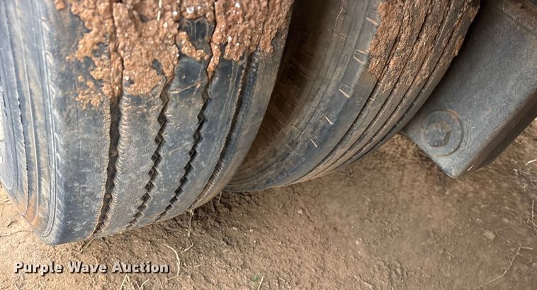 image for item EE1424 1985 Aztec drop deck trailer