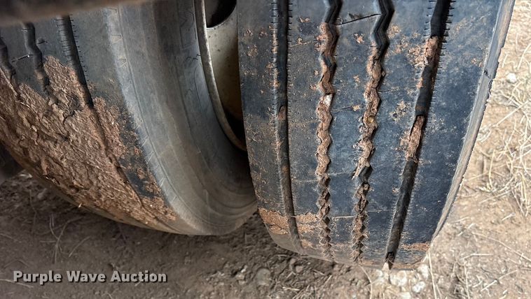 image for item EE1424 1985 Aztec drop deck trailer