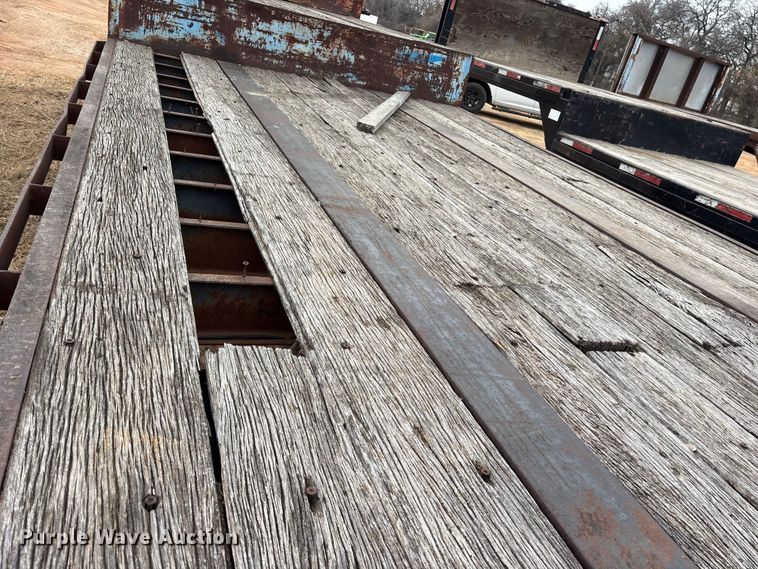 image for item EE1425 1984 Aztec drop deck trailer