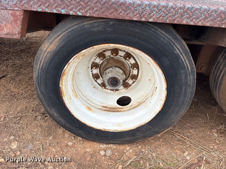 image for item EE1425 1984 Aztec drop deck trailer