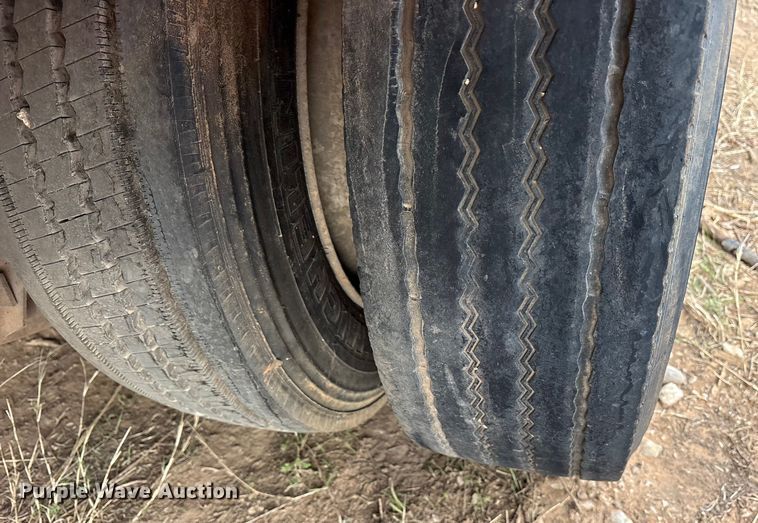 image for item EE1425 1984 Aztec drop deck trailer