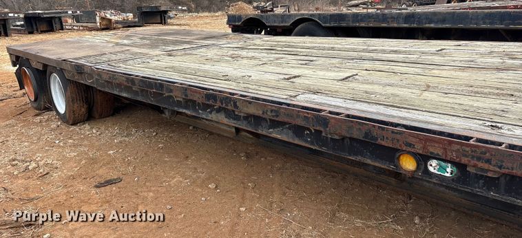 image for item EE1428 1976 Great Dane GPBEAR-232-60 drop deck extendable trailer