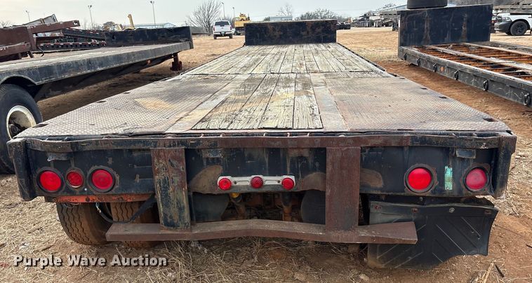 image for item EE1428 1976 Great Dane GPBEAR-232-60 drop deck extendable trailer
