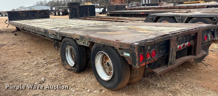 image for item EE1428 1976 Great Dane GPBEAR-232-60 drop deck extendable trailer