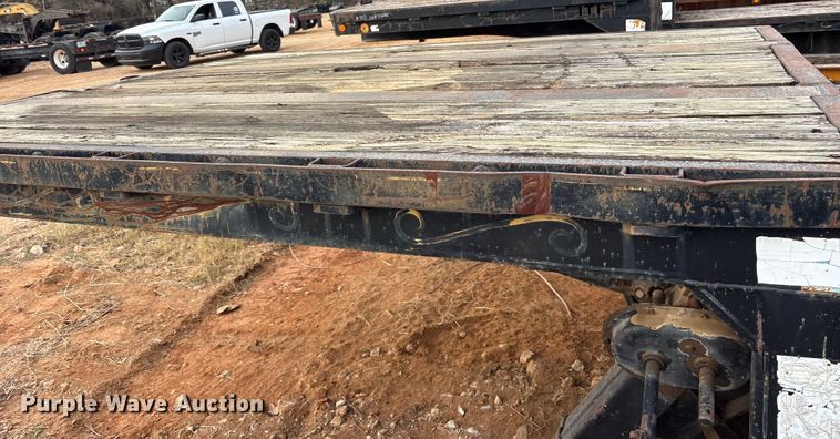 image for item EE1428 1976 Great Dane GPBEAR-232-60 drop deck extendable trailer