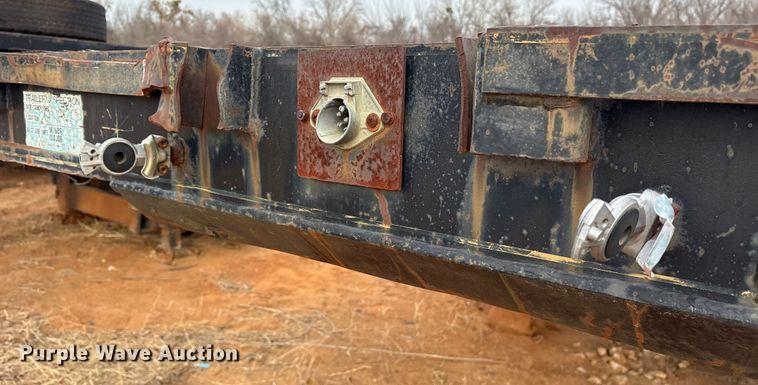 image for item EE1428 1976 Great Dane GPBEAR-232-60 drop deck extendable trailer