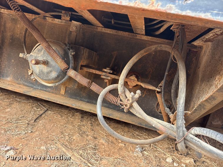 image for item EE1428 1976 Great Dane GPBEAR-232-60 drop deck extendable trailer