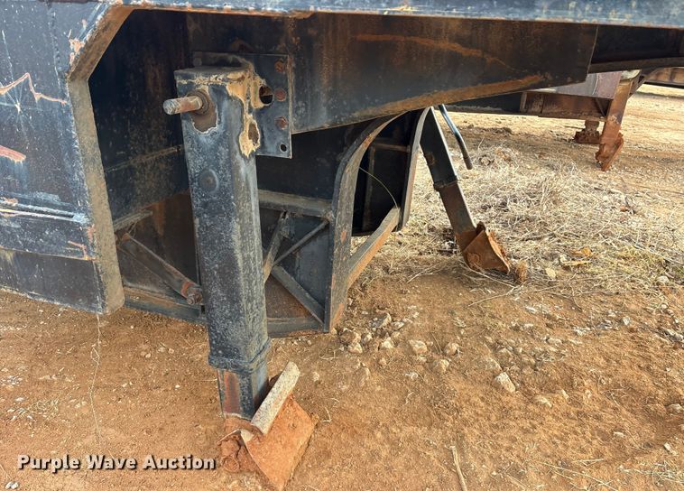 image for item EE1428 1976 Great Dane GPBEAR-232-60 drop deck extendable trailer