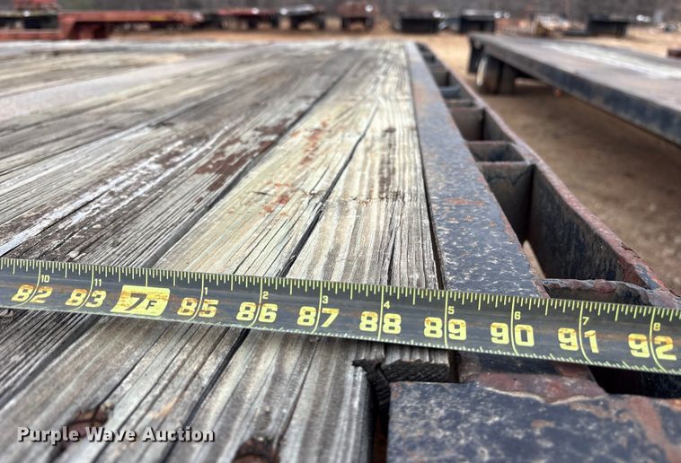 image for item EE1428 1976 Great Dane GPBEAR-232-60 drop deck extendable trailer